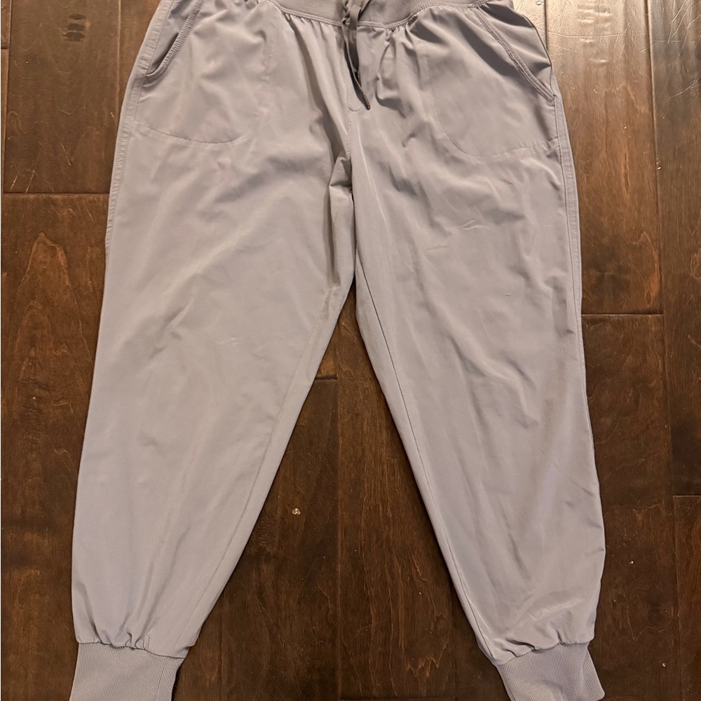 Athleta Women’s Light Gray Joggers LP petite